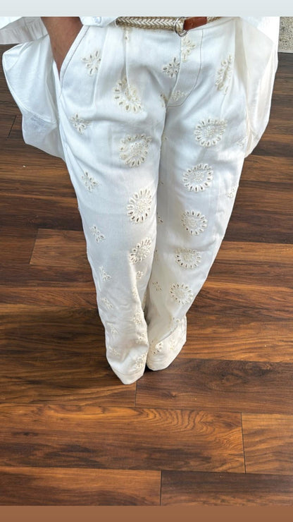Pantalon à détails effet broderie