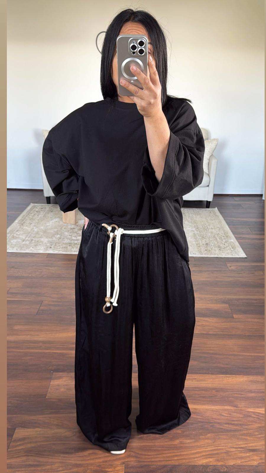 Pantalon effet satin avec ceinture à corde