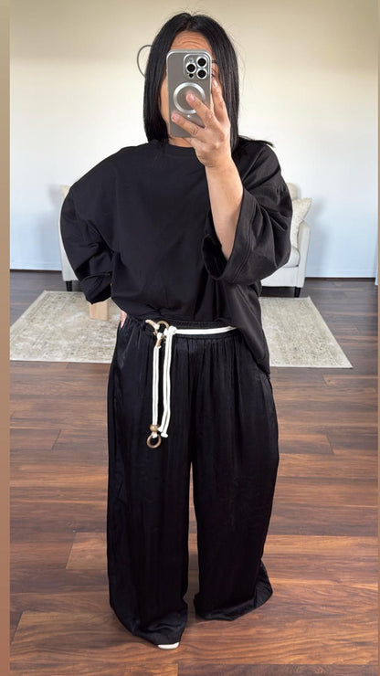 Pantalon effet satin avec ceinture à corde